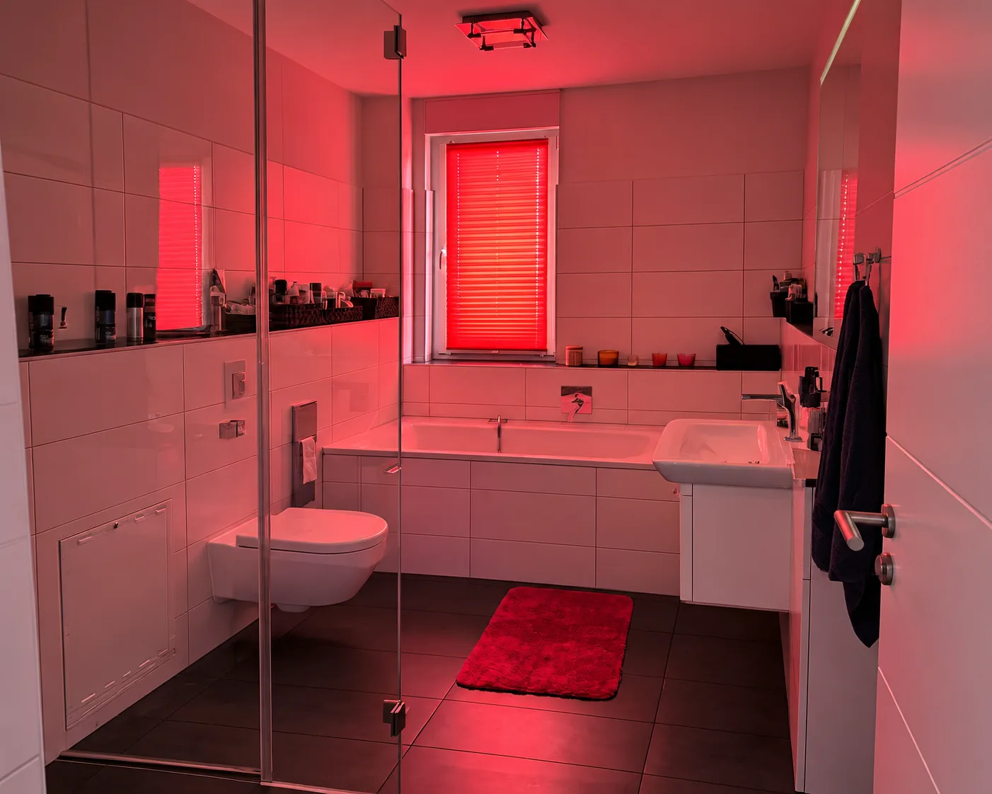 Gereinigtes Badezimmer – Gesamtansicht